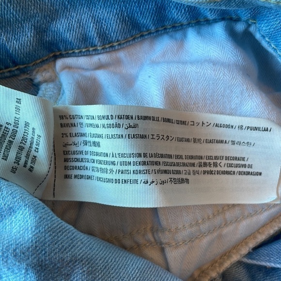 Hollister Light Wash Distressed Denim Shorts size 27 - Picture 6 of 6